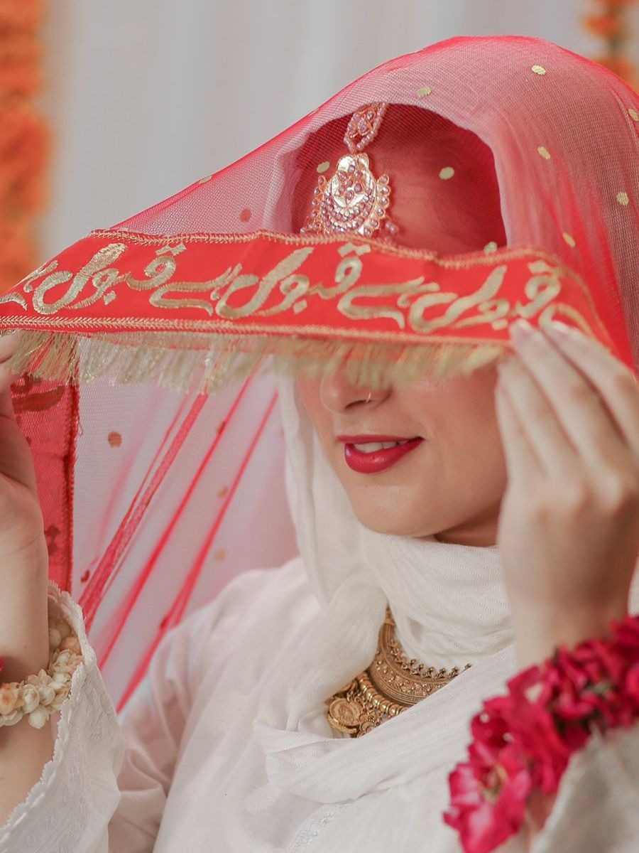 Nikkah Bridal Red Dupatta with Qabool Hai Embroidery & 4-Side Kiran Lace – Premium Wedding Veil for Bride